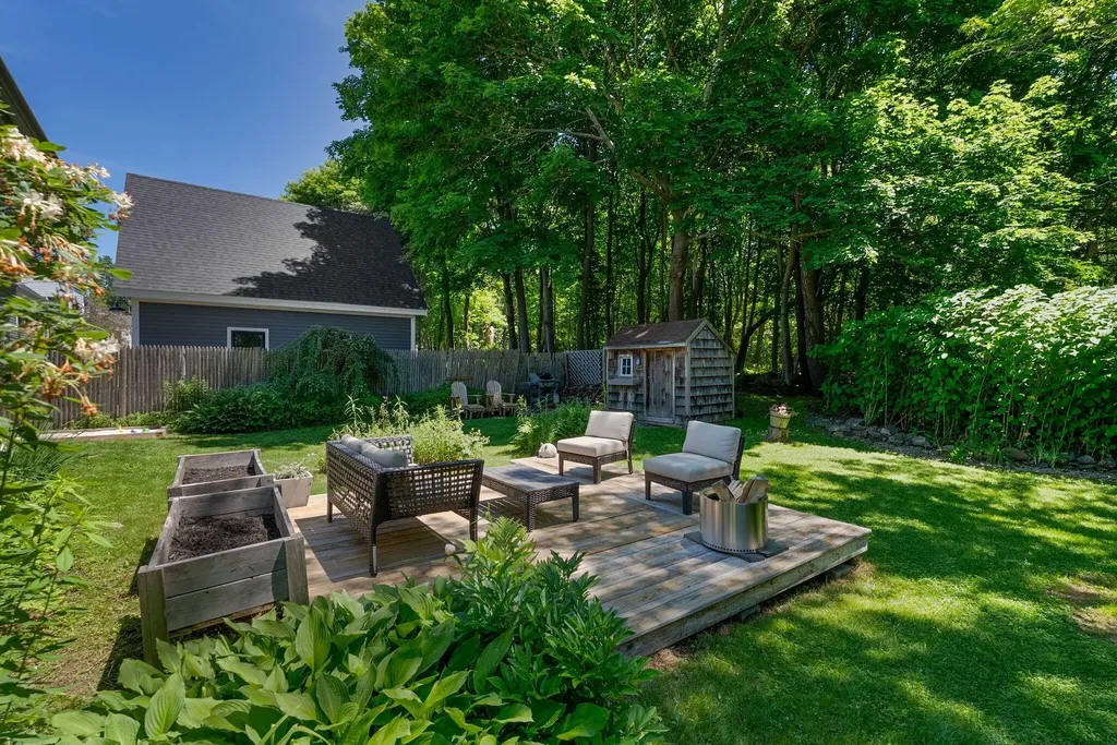 12 Linwood Street Cape Elizabeth ME 04107
