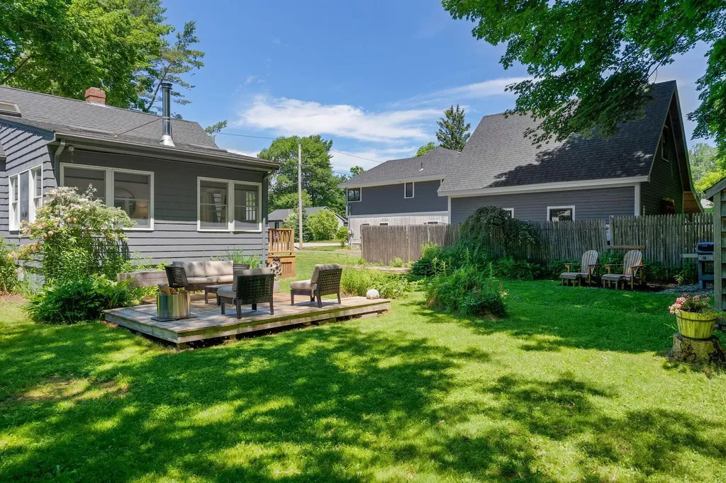 12 Linwood Street Cape Elizabeth ME 04107