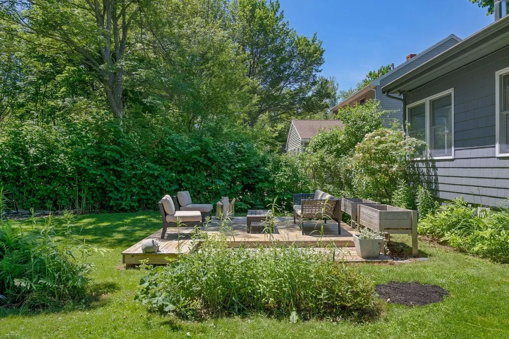 12 Linwood Street Cape Elizabeth ME 04107