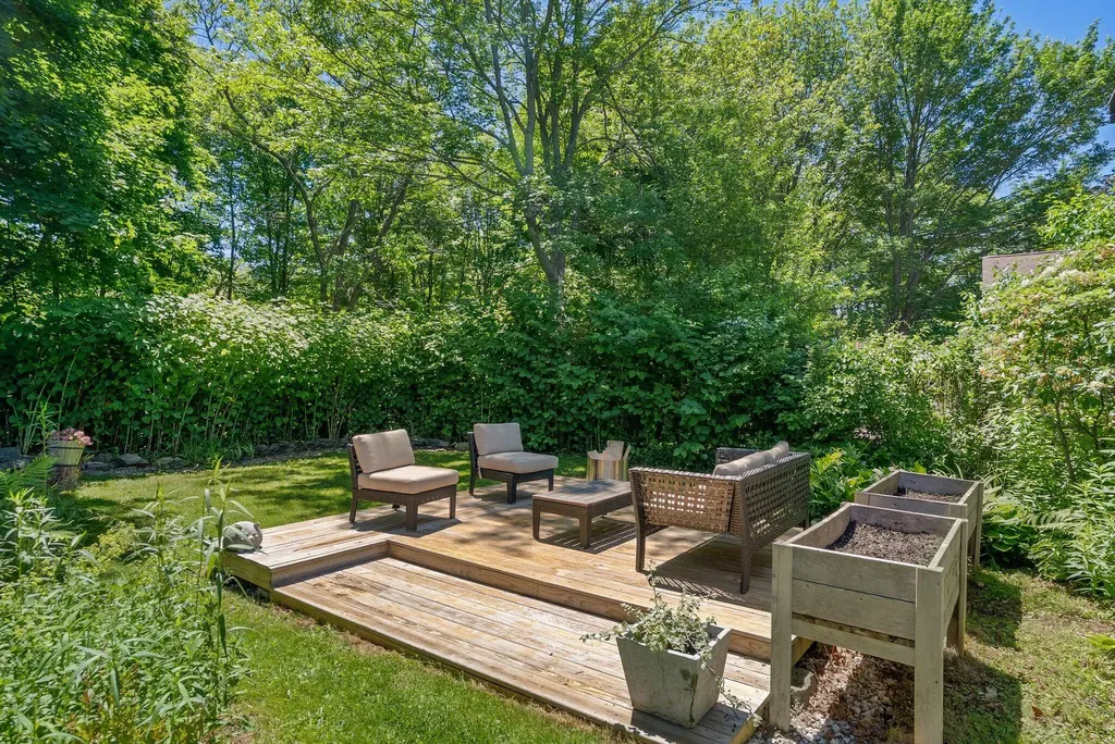 12 Linwood Street Cape Elizabeth ME 04107