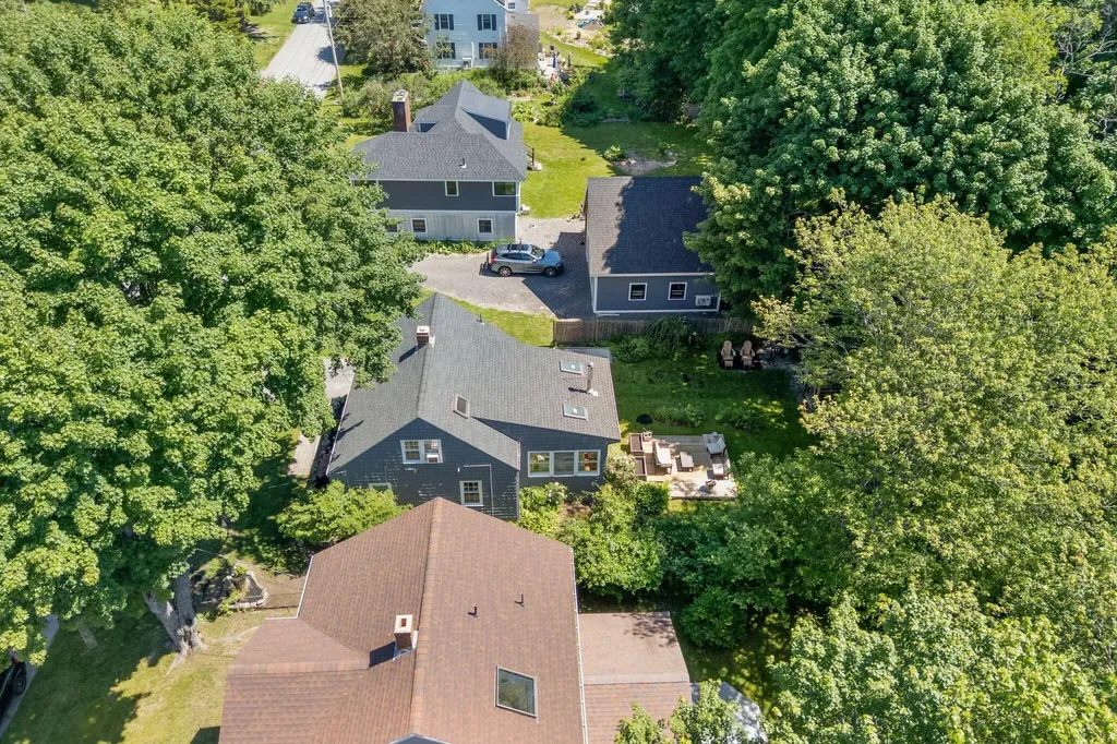 12 Linwood Street Cape Elizabeth ME 04107