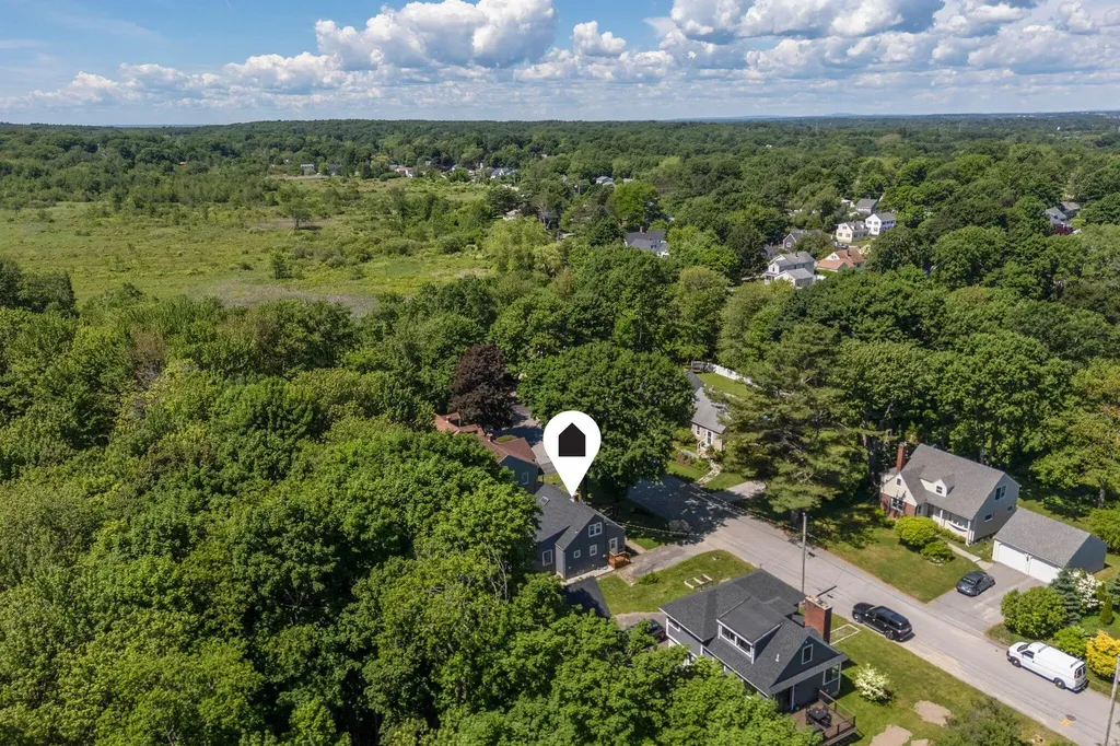 12 Linwood Street Cape Elizabeth ME 04107