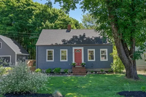 12 Linwood Street Cape Elizabeth ME 04107