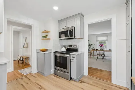 12 Linwood Street Cape Elizabeth ME 04107
