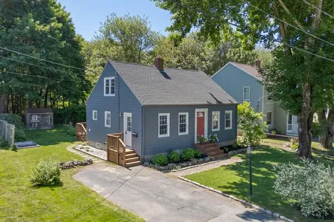 12 Linwood Street Cape Elizabeth ME 04107
