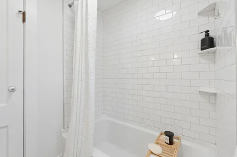 12 Linwood Street Cape Elizabeth ME 04107