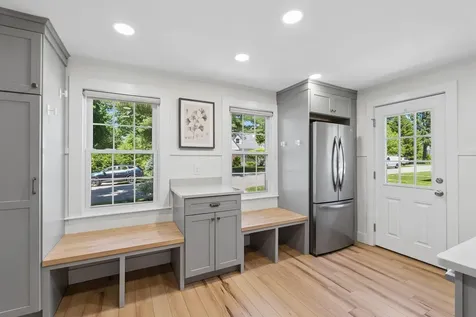 12 Linwood Street Cape Elizabeth ME 04107