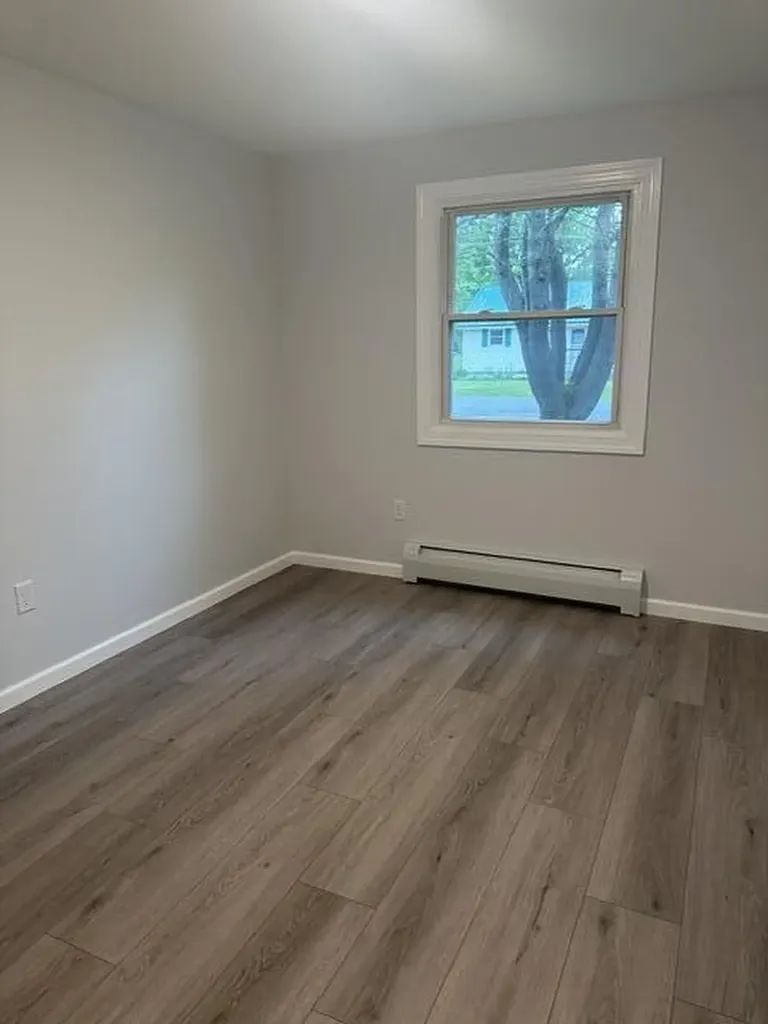 41 Thompson Road Veazie ME 04401