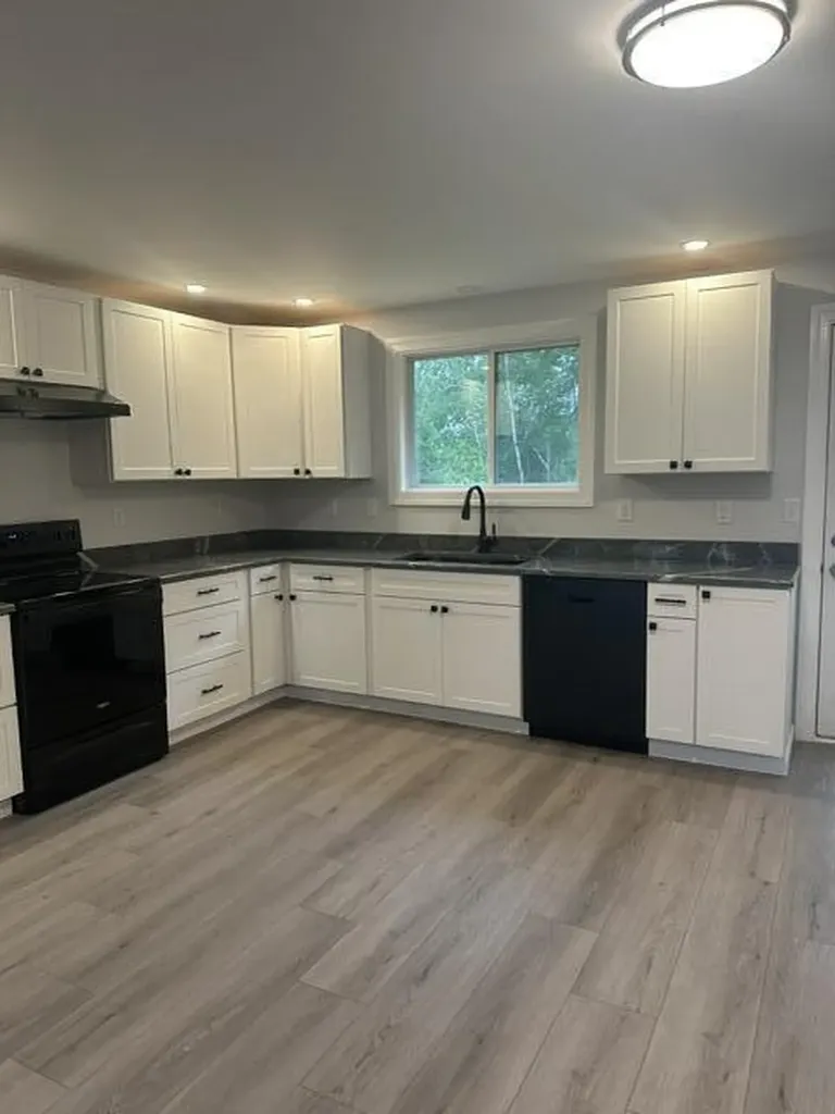 41 Thompson Road Veazie ME 04401
