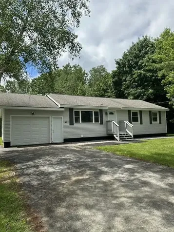 41 Thompson Road Veazie ME 04401