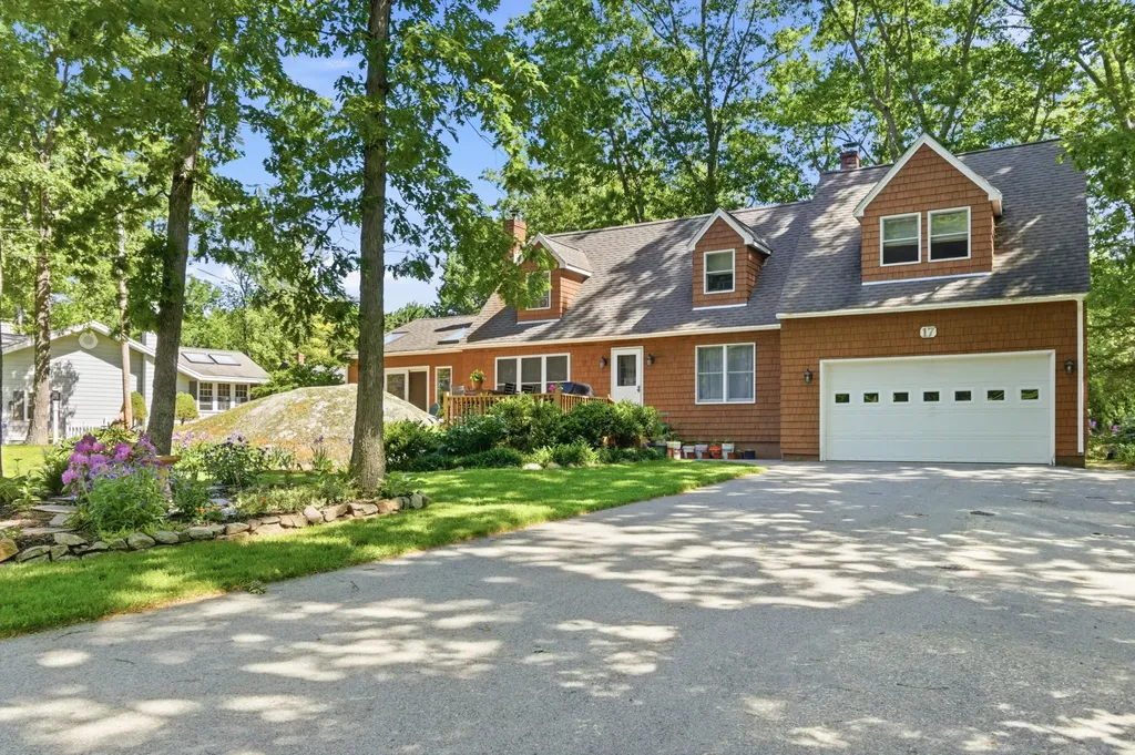 17 Waco Drive Biddeford ME 04005