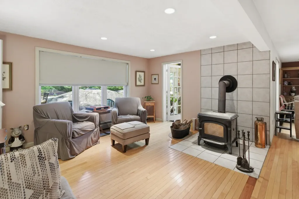 17 Waco Drive Biddeford ME 04005