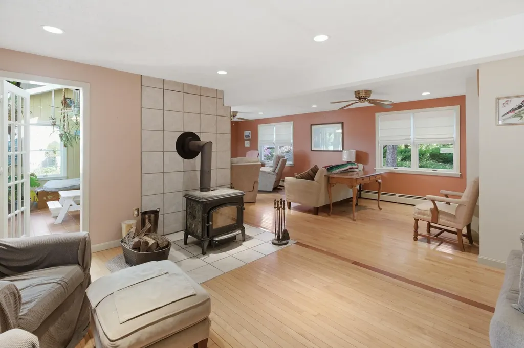 17 Waco Drive Biddeford ME 04005