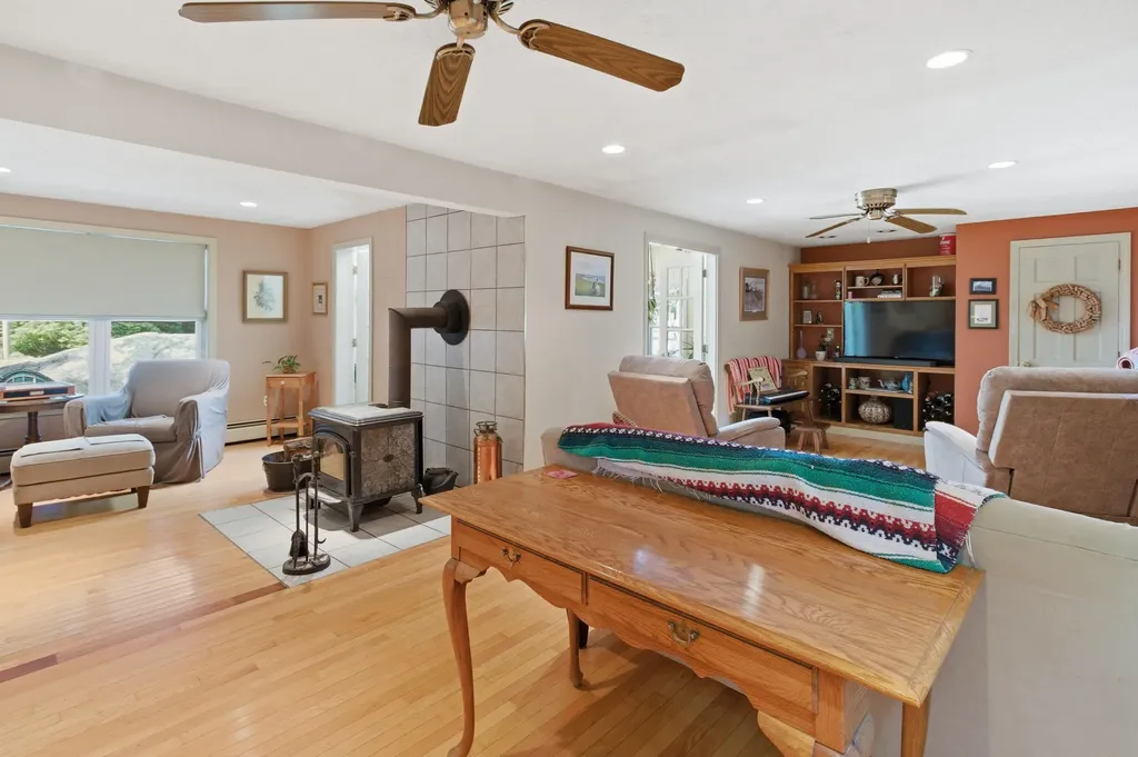 17 Waco Drive Biddeford ME 04005