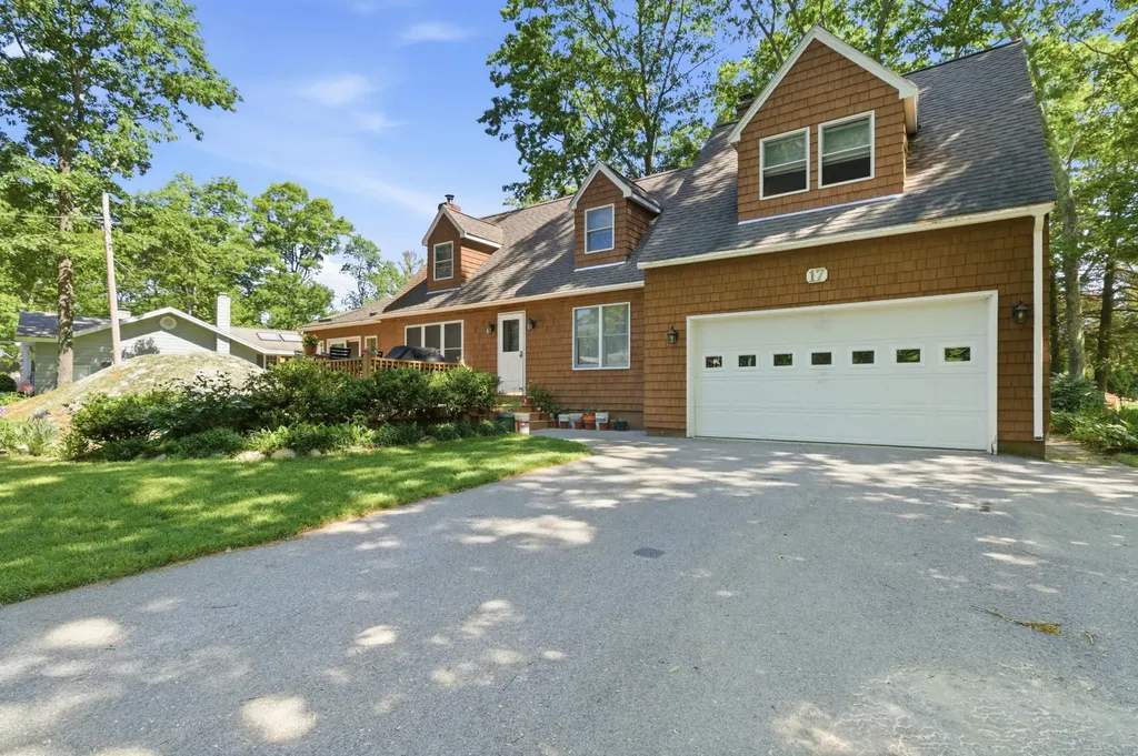 17 Waco Drive Biddeford ME 04005