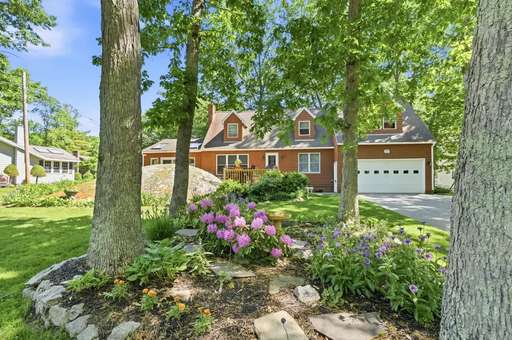 17 Waco Drive Biddeford ME 04005