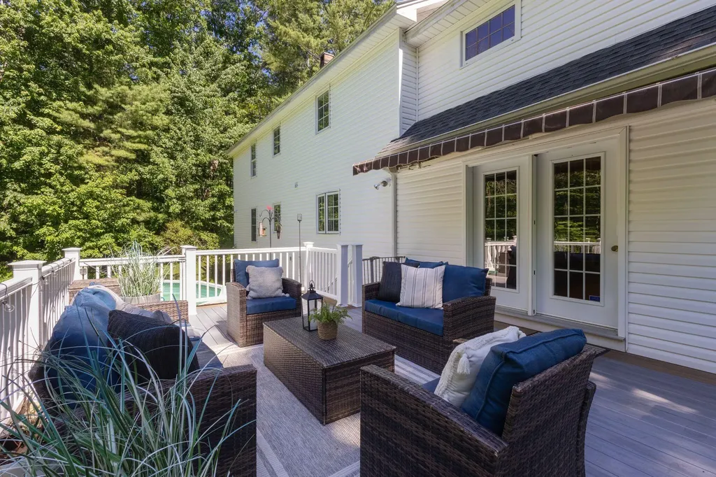 352 Log Cabin Road Arundel ME 04046
