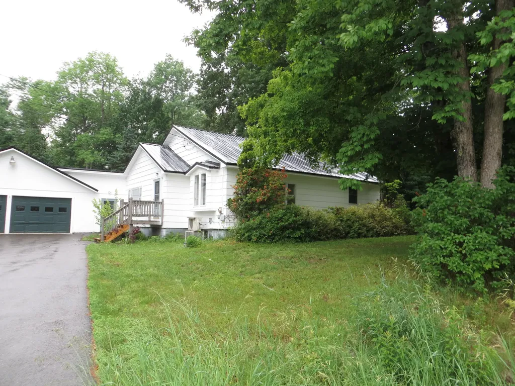 1412 Main Road Carmel ME 04419