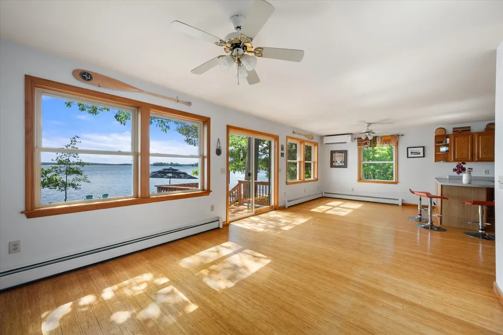 99 Lucky's Landing Glenburn ME 04401