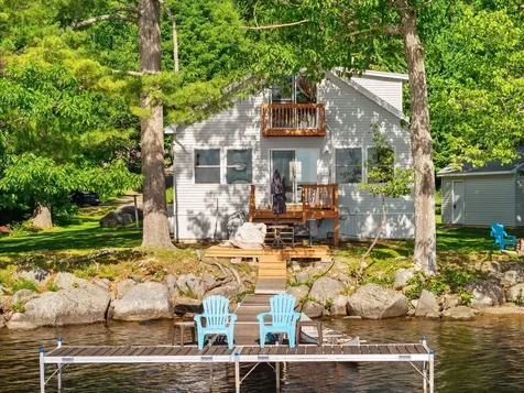 99 Lucky's Landing Glenburn ME 04401