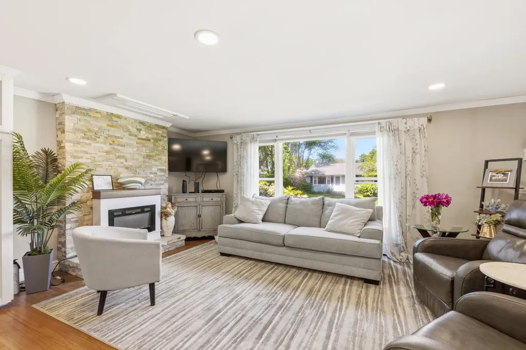 13 Harlow Street Scarborough ME 04074