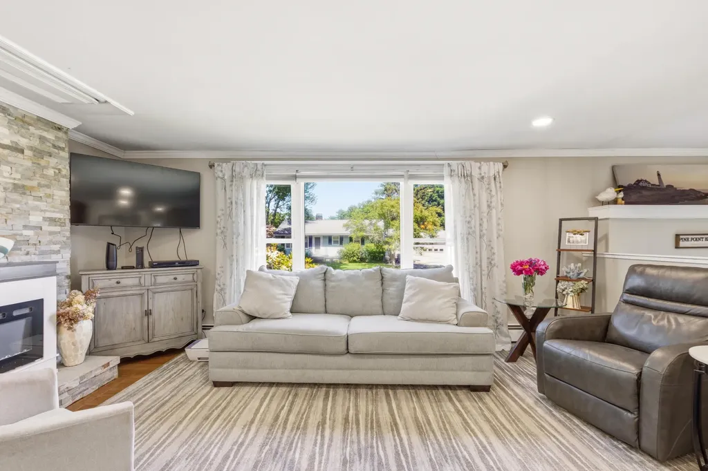13 Harlow Street Scarborough ME 04074