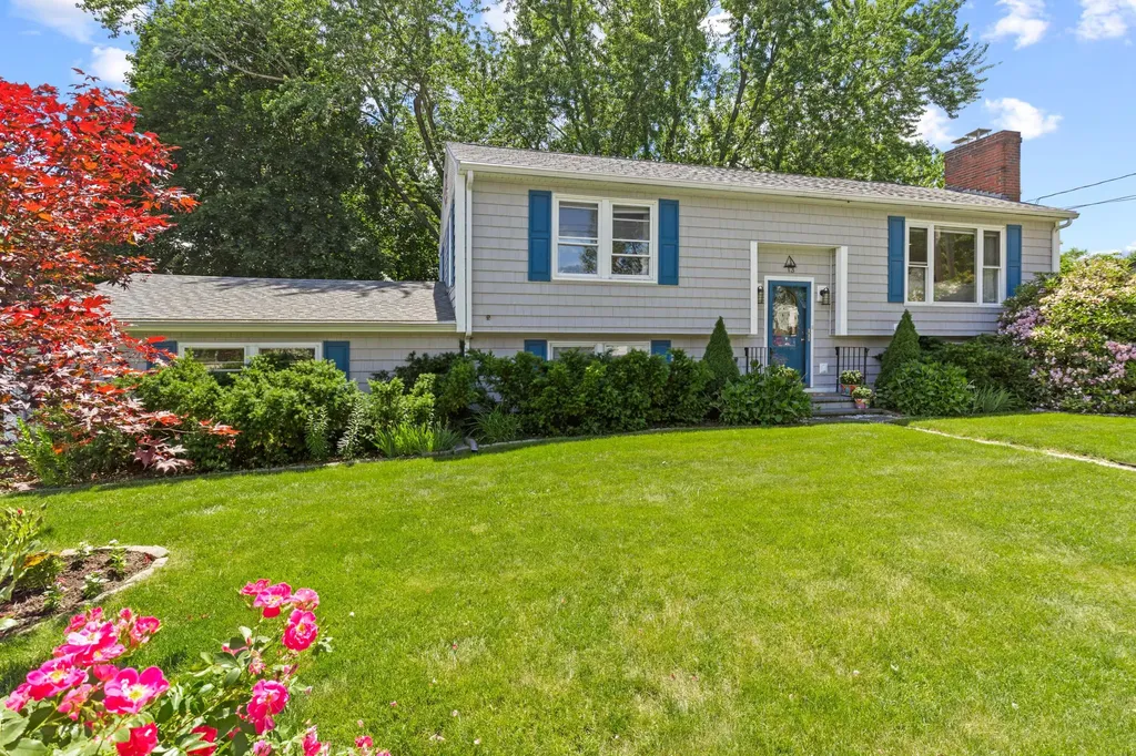13 Harlow Street Scarborough ME 04074