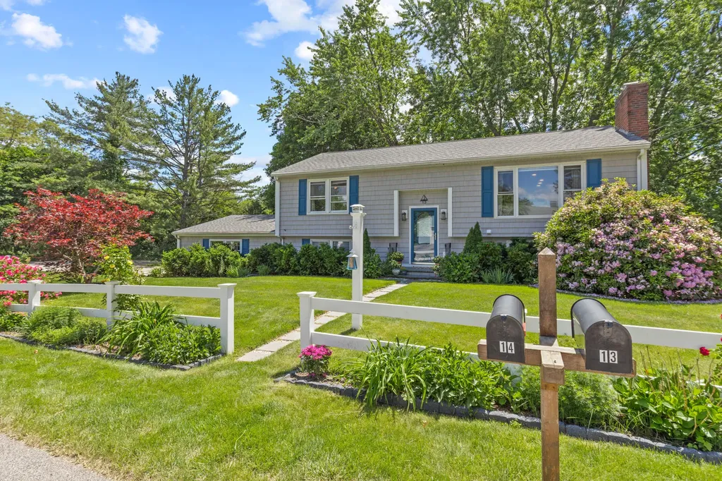 13 Harlow Street Scarborough ME 04074