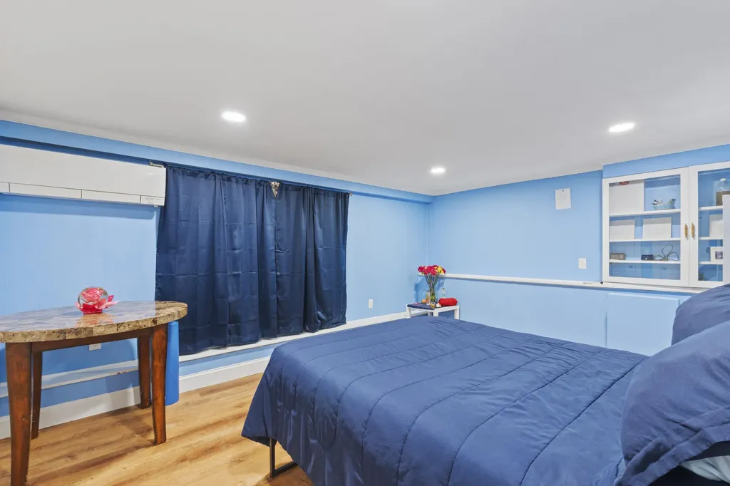 13 Harlow Street Scarborough ME 04074