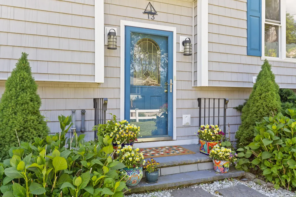 13 Harlow Street Scarborough ME 04074