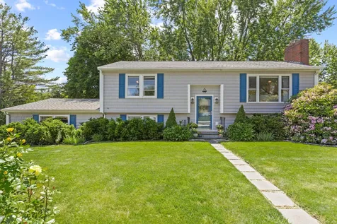 13 Harlow Street Scarborough ME 04074