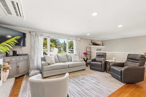 13 Harlow Street Scarborough ME 04074