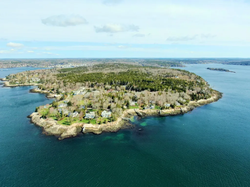 12 Linekin Road Boothbay Harbor ME 04538