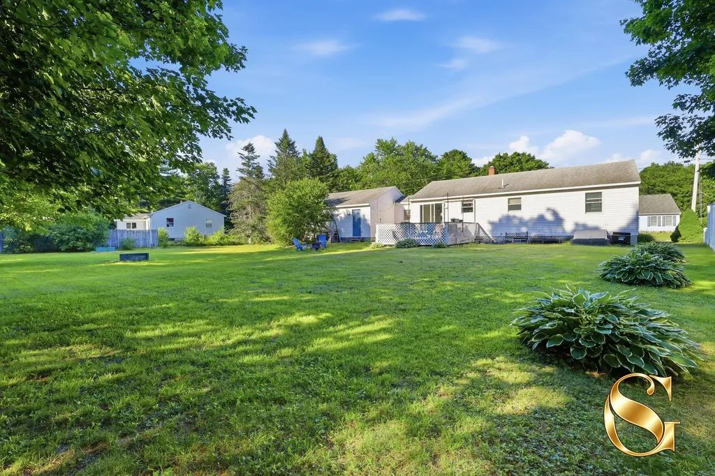 16 Coville Road Topsham ME 04086