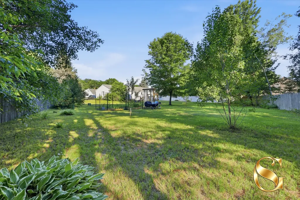 16 Coville Road Topsham ME 04086