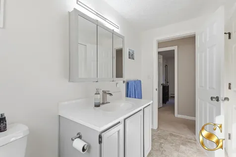 16 Coville Road Topsham ME 04086