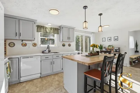 16 Coville Road Topsham ME 04086