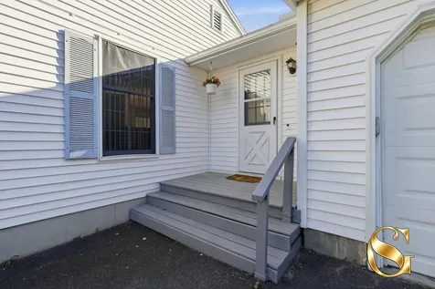 16 Coville Road Topsham ME 04086