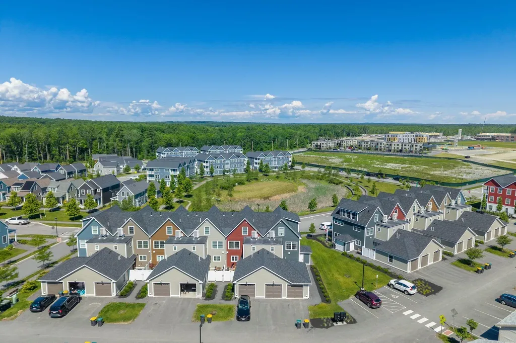 23 Frontrunner Way Scarborough ME 04074