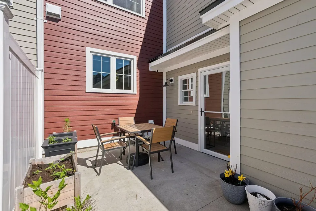 23 Frontrunner Way Scarborough ME 04074