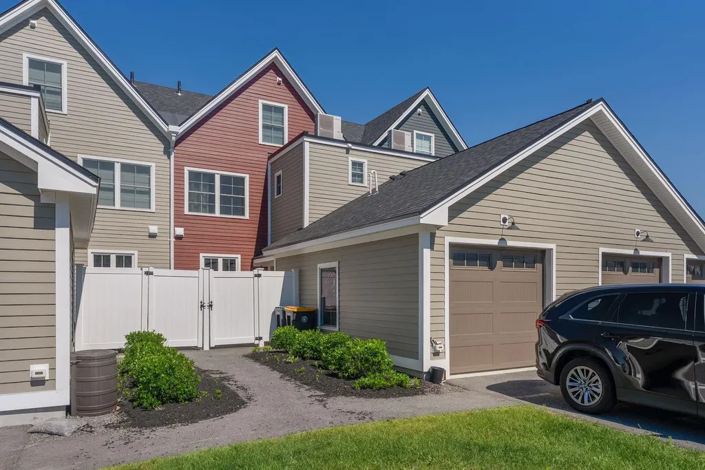 23 Frontrunner Way Scarborough ME 04074