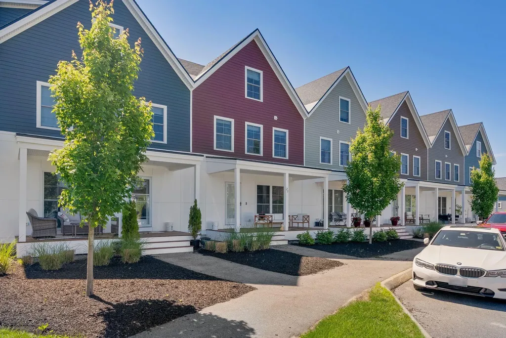 23 Frontrunner Way Scarborough ME 04074