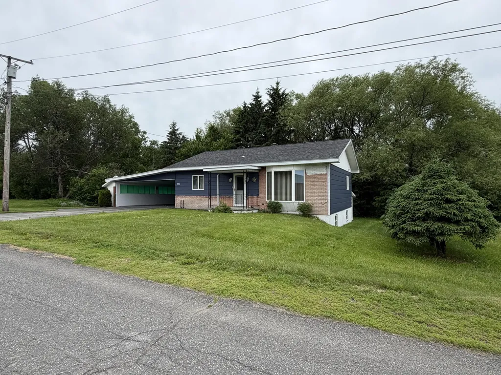 113 21st Avenue Madawaska ME 04756