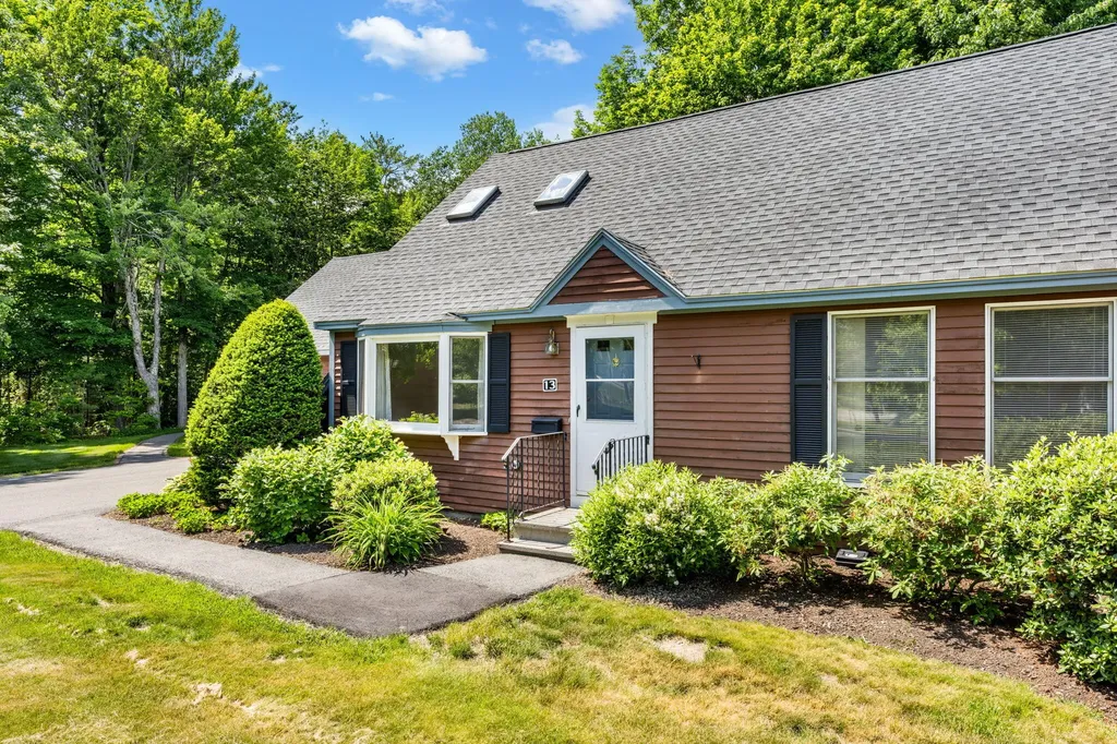 13 Cortland Circle Bangor ME 04401