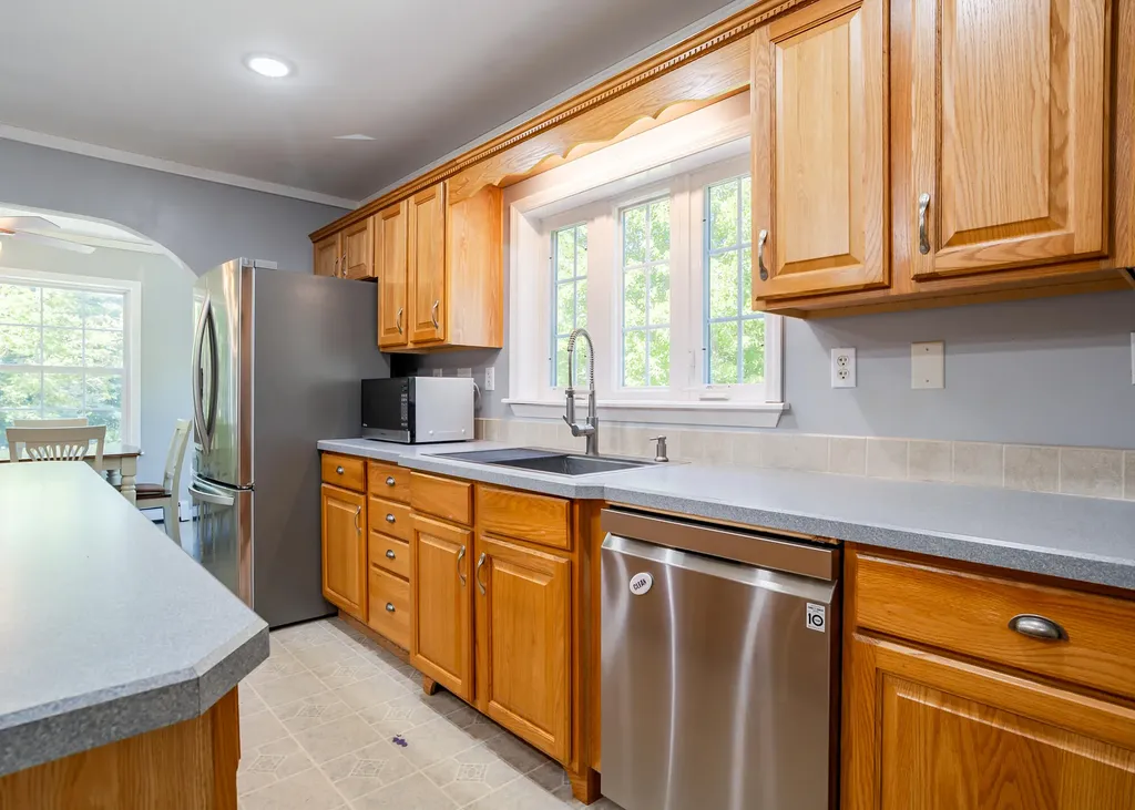 256 Meadow Road Topsham ME 04086