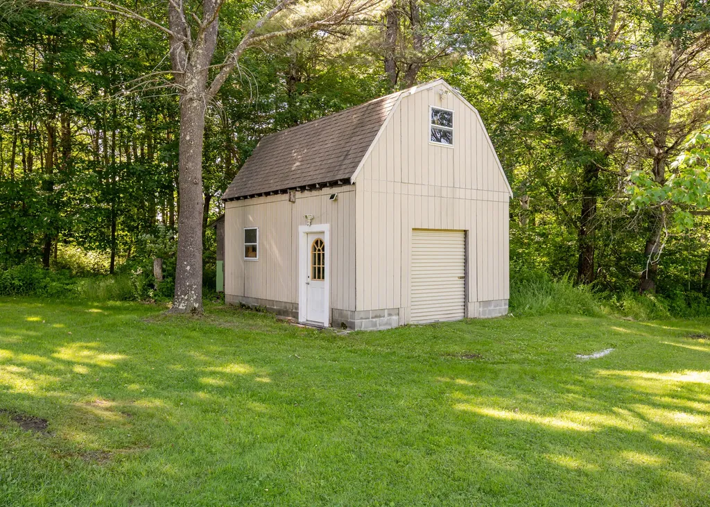 256 Meadow Road Topsham ME 04086