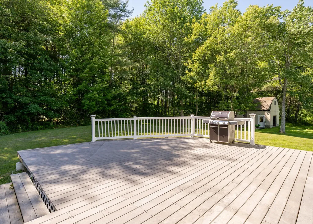256 Meadow Road Topsham ME 04086