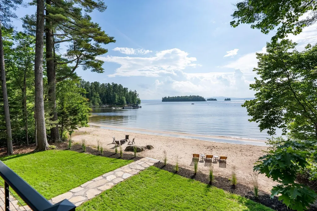 32 Hutchins Road Raymond ME 04071