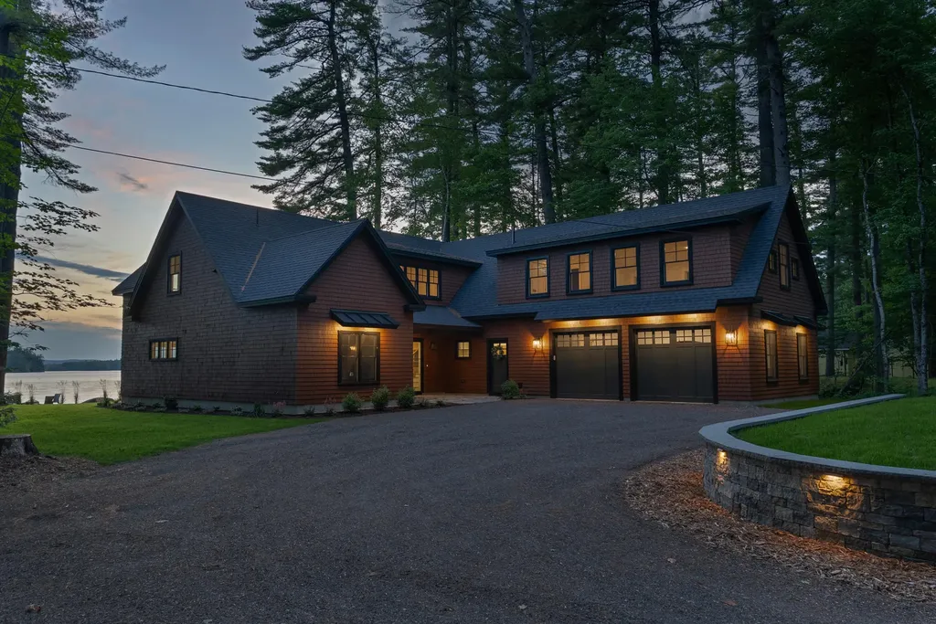 32 Hutchins Road Raymond ME 04071