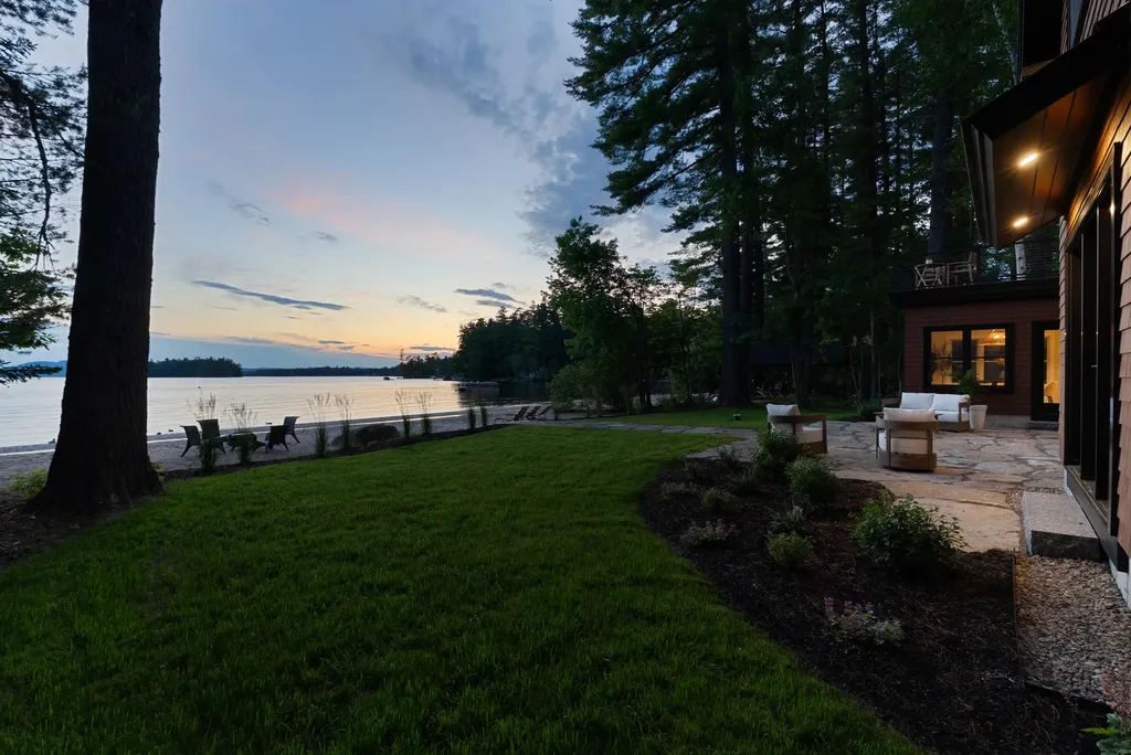 32 Hutchins Road Raymond ME 04071